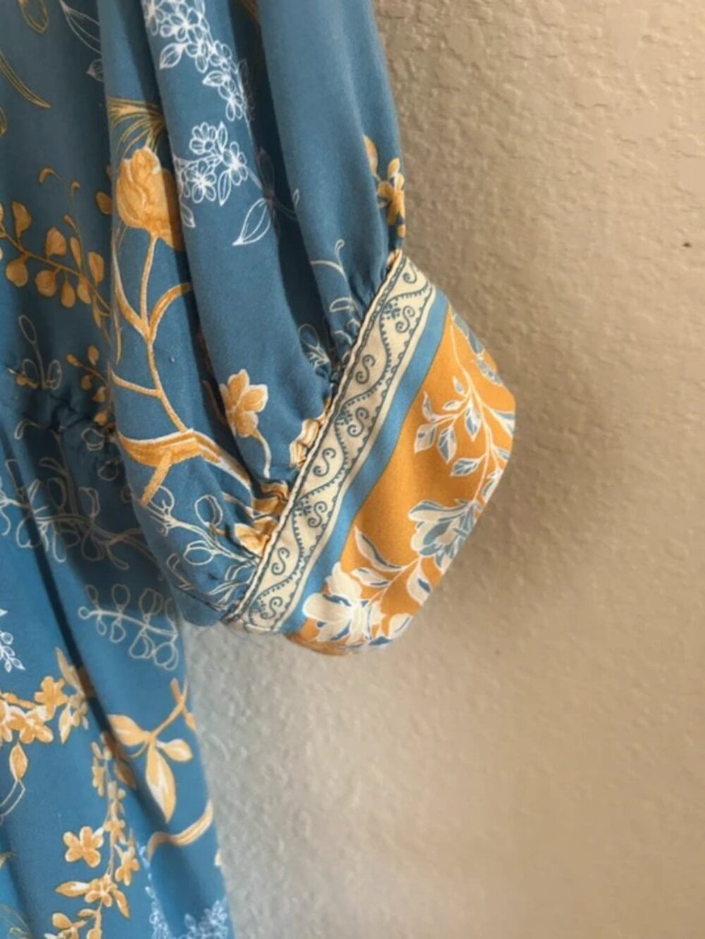 Aakaa Dress - Medium - Picture 5 of 5